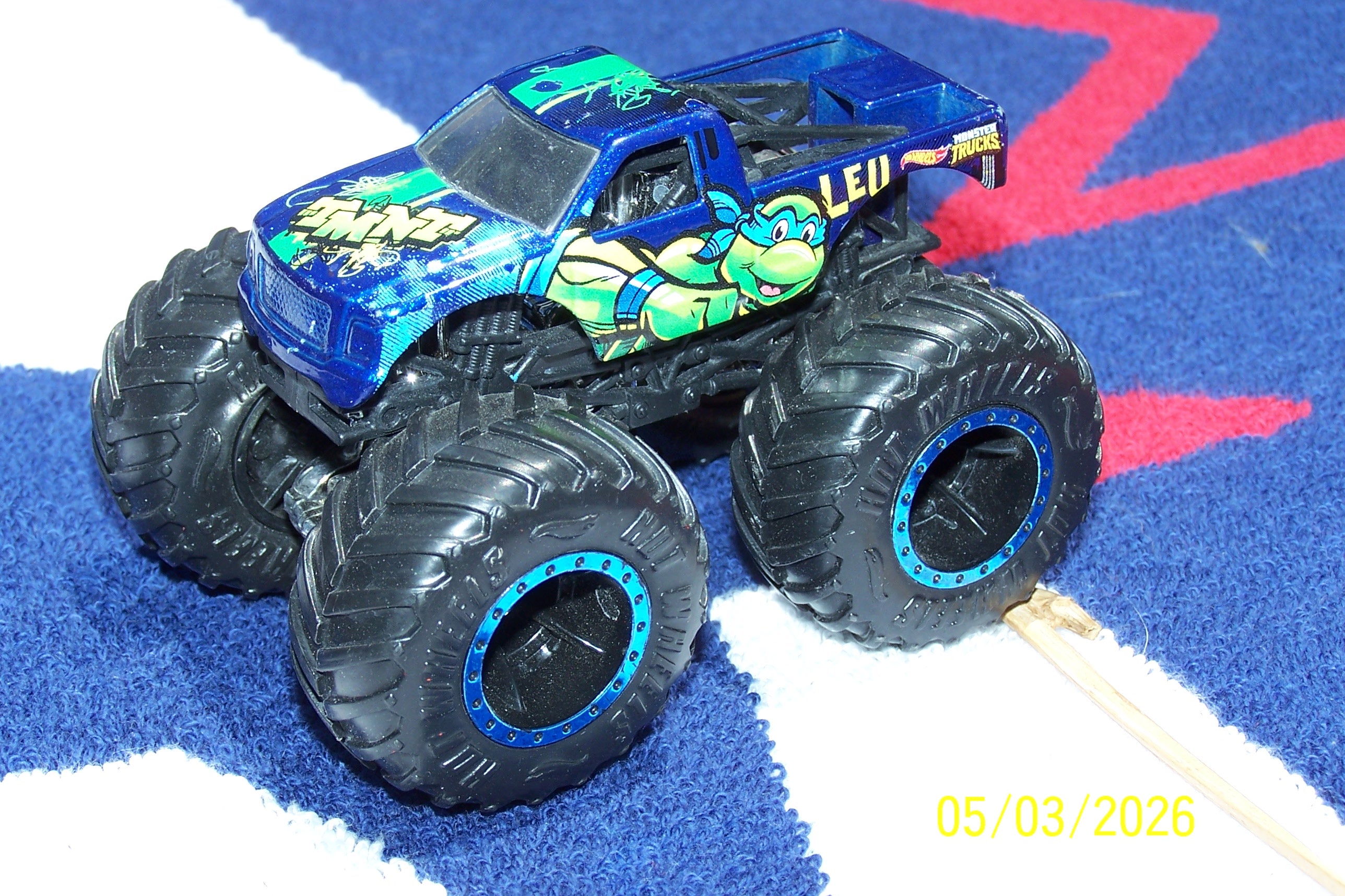 Monster TMNT Truck Leo