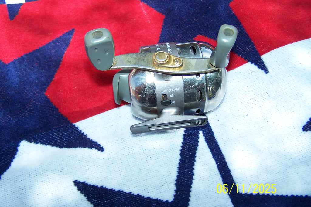 Vintage Synergy Steel Titanium Shakespeare (2002TI) Spin cast Reel