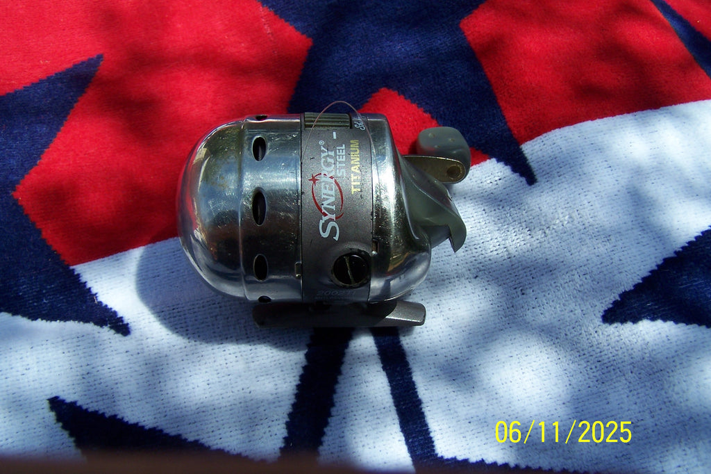 Vintage Synergy Steel Titanium Shakespeare (2002TI) Spin cast Reel
