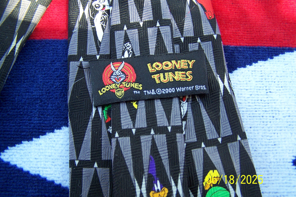 Vintage Looney Tune Necktie Warner Bro Cartoon Characters 2000