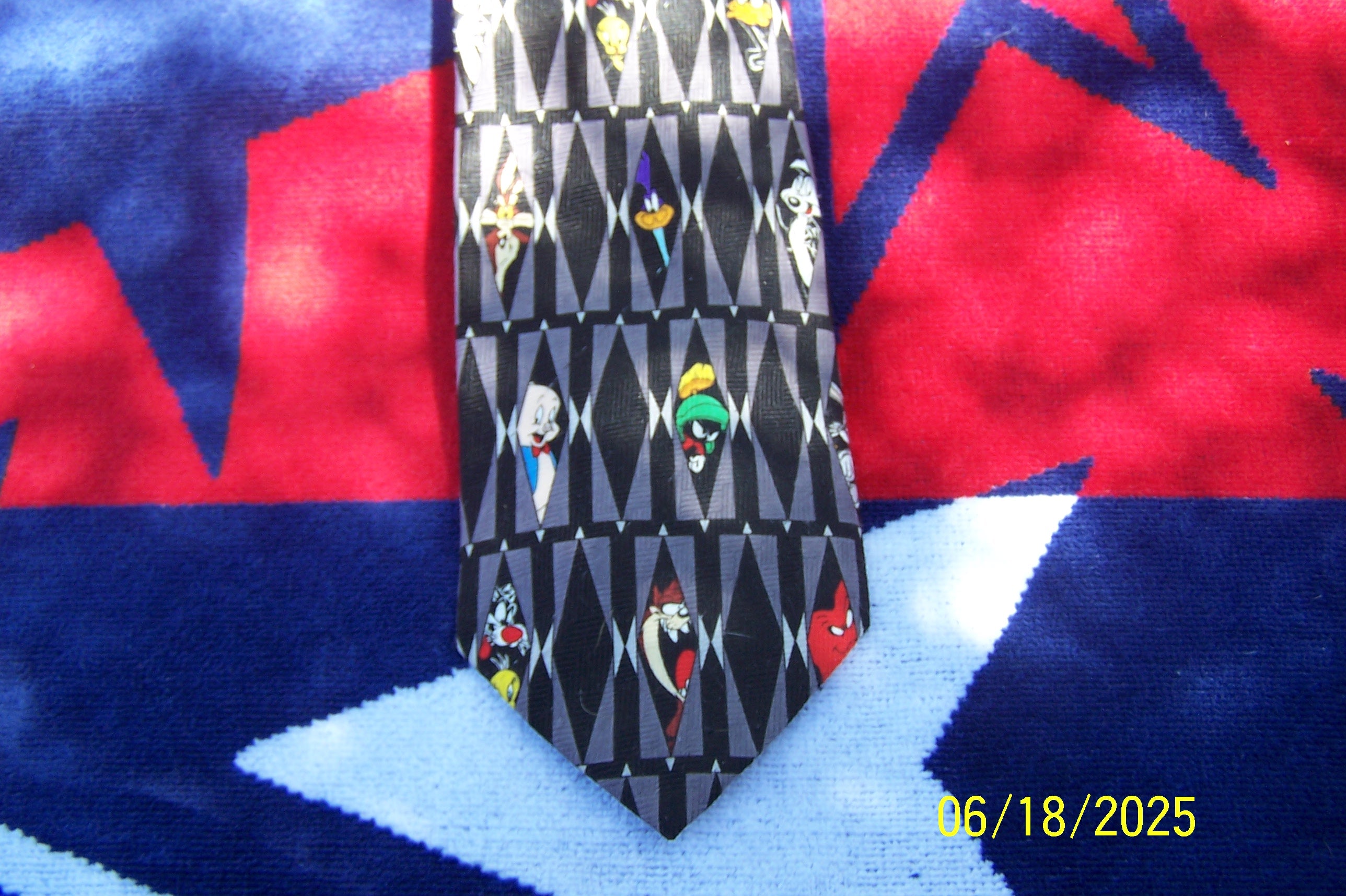 Vintage Looney Tune Necktie Warner Bro Cartoon Characters 2000