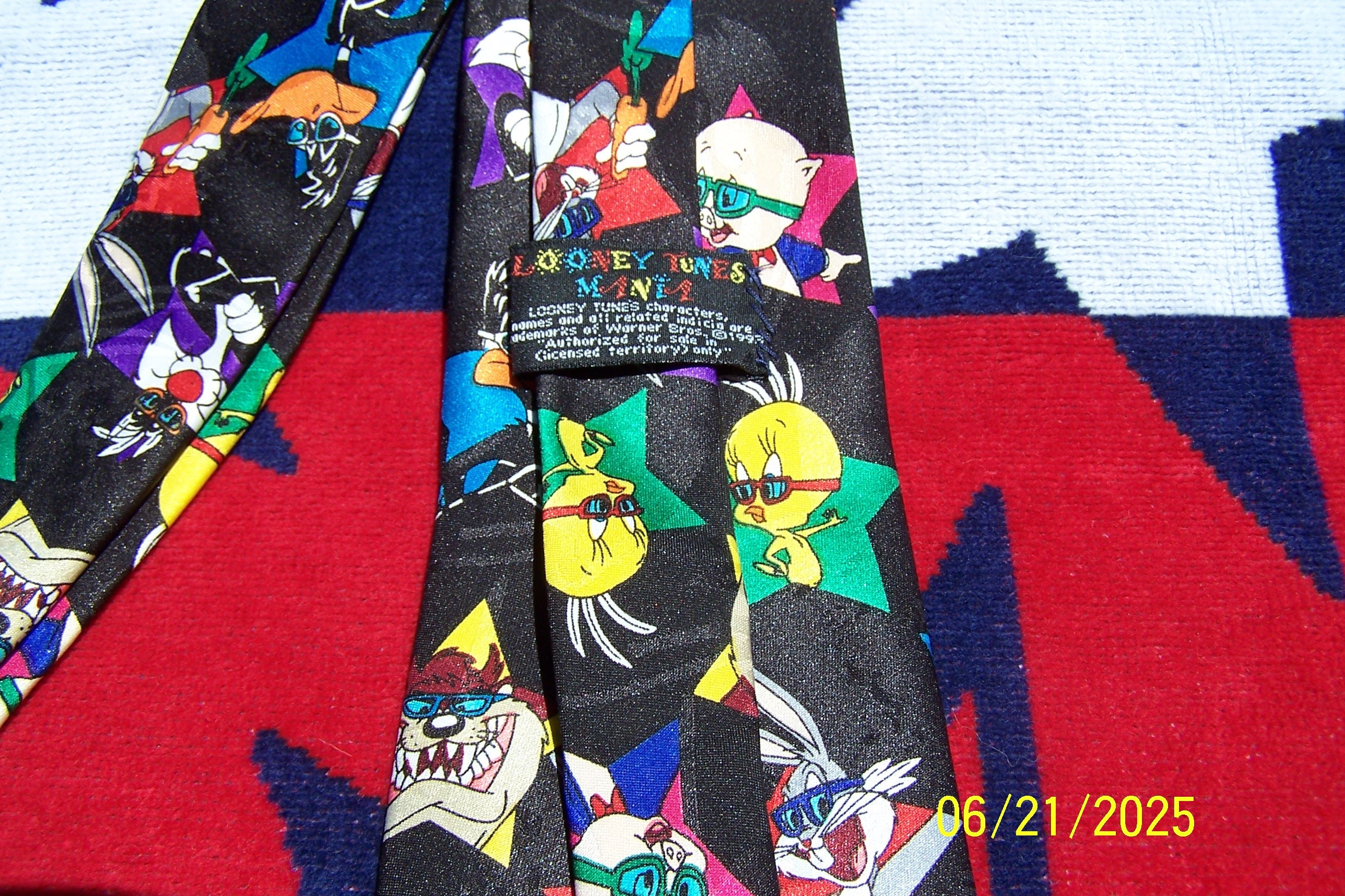 Vintage Looney Tune Mania Necktie 1993 (Super Star)