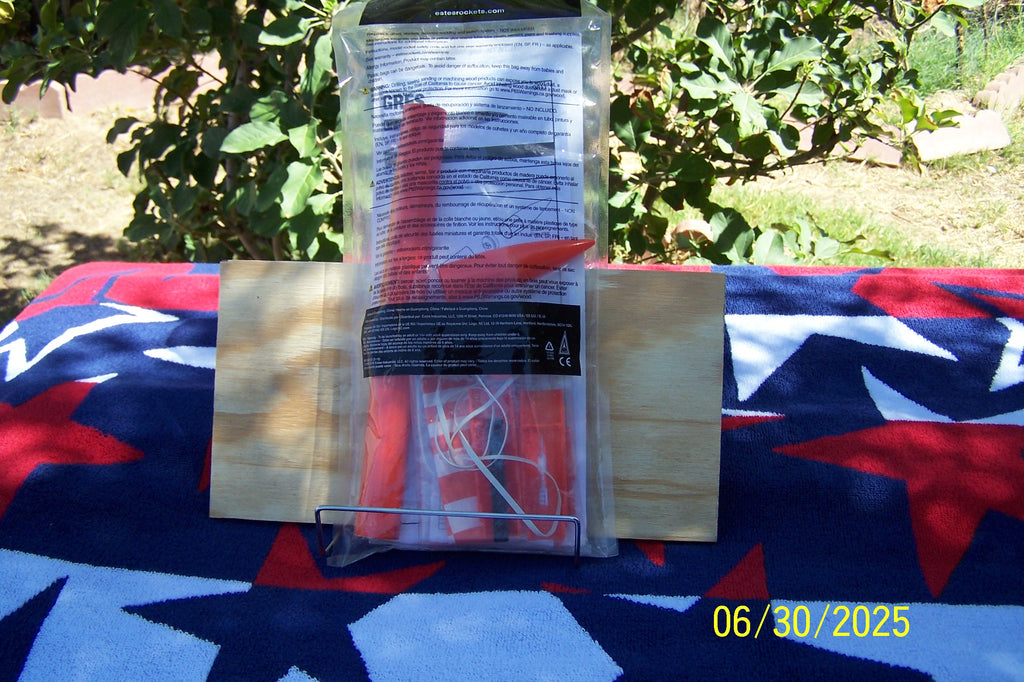 Estes Tigers Flying Model Rocket kit EST0811