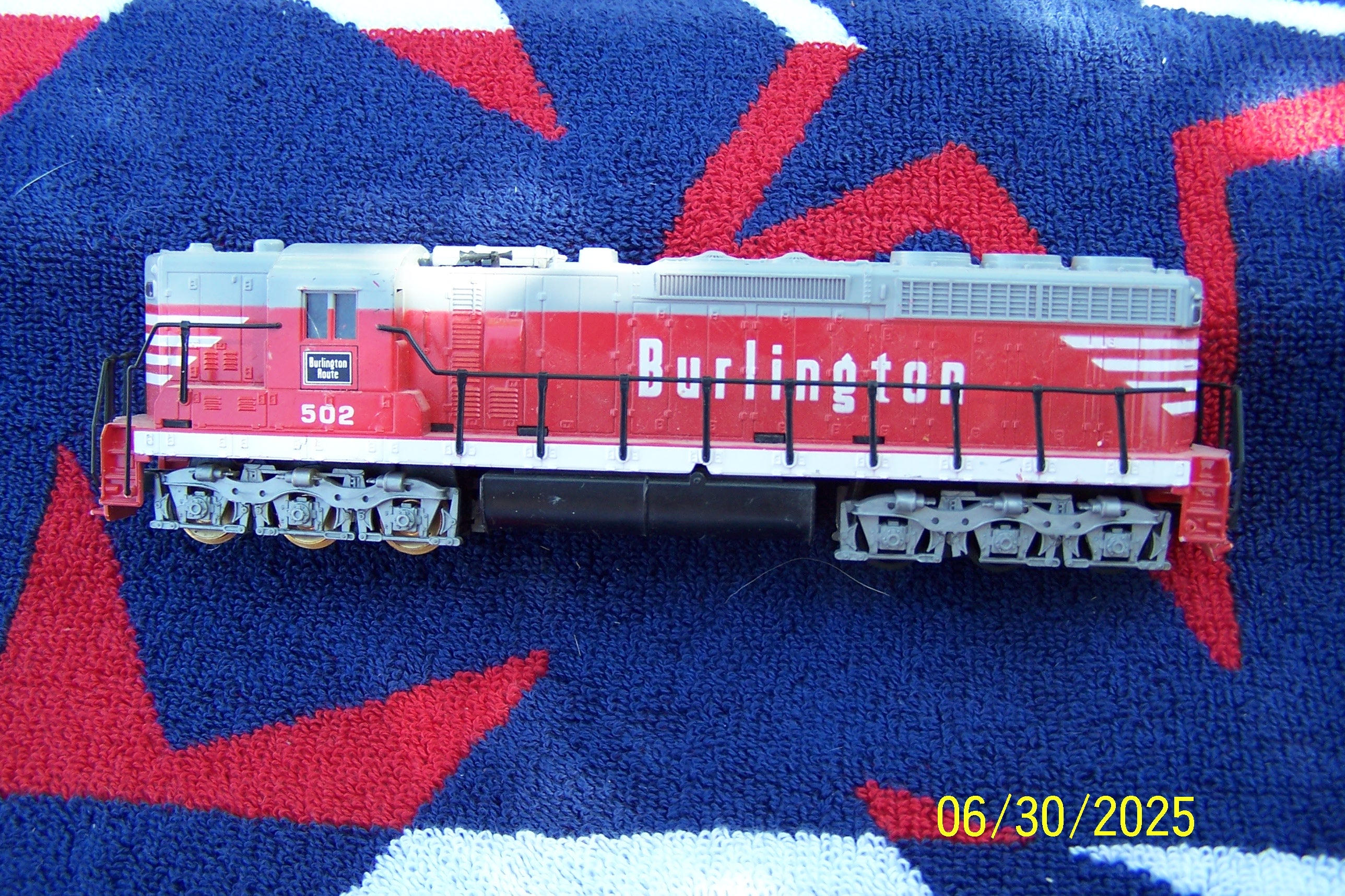 HO Train Tyco Burlington SD24